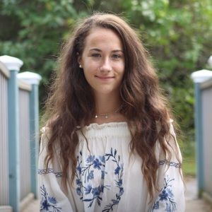 Meet your Posher, Lily